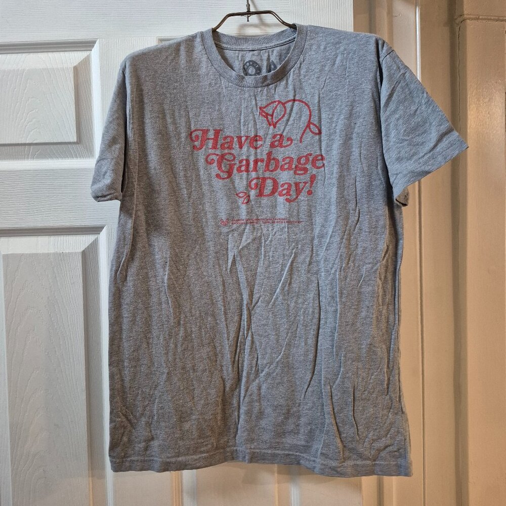 DONUT COUNTY ANNA PURNA "HAVE A GARBAGE DAY" GRAPHIC TEE-SHIRT MEN'S SIZE M